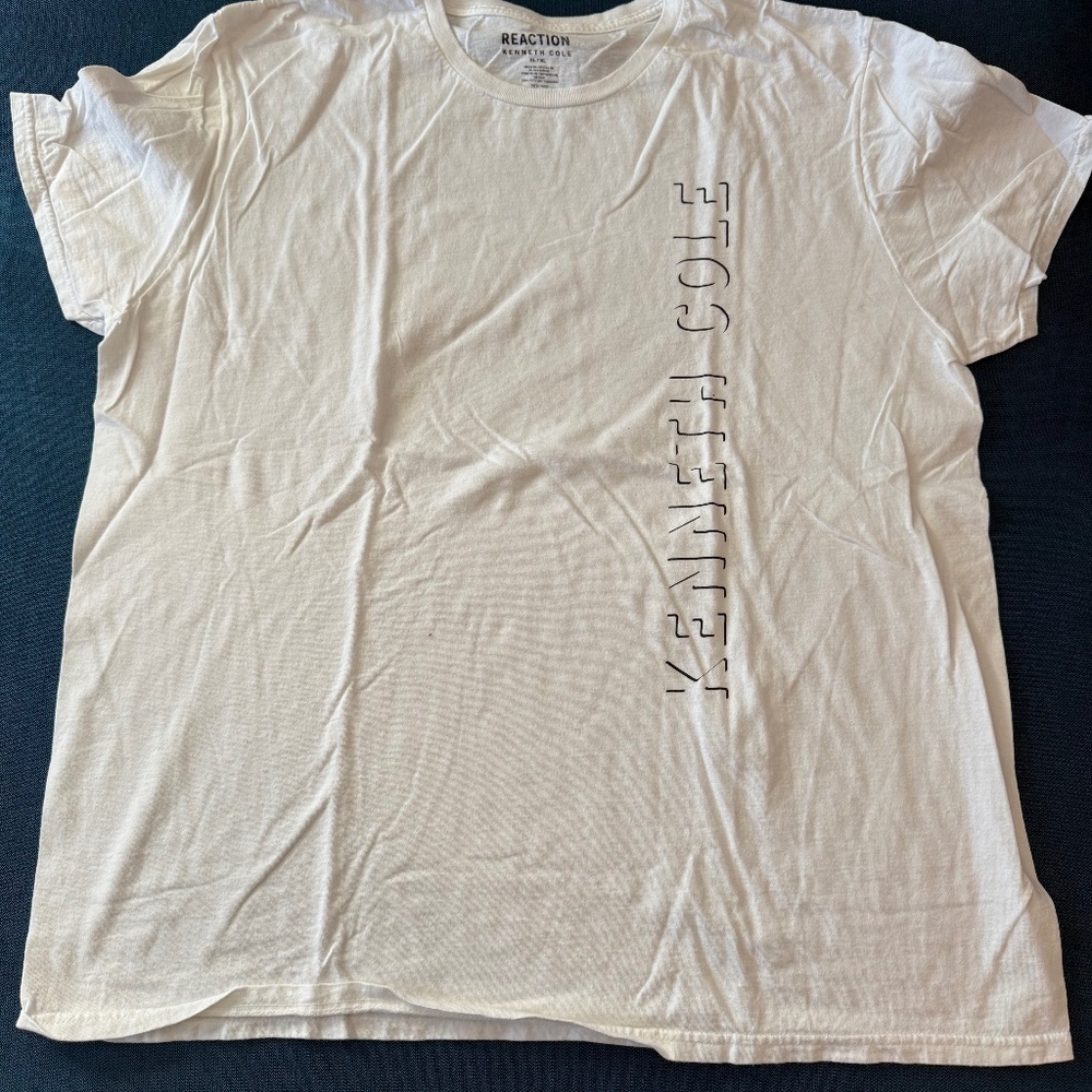 XL Kenneth Cole White Tee Shirt short sleeve